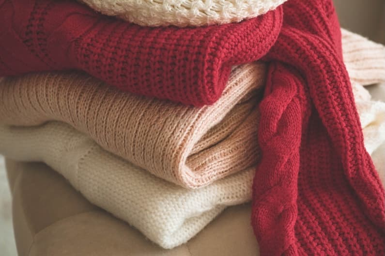 The holiday season brings warmth, celebrations, and heavy use of winter clothing — from wool coats and knitwear to blankets, scarves, and formal outerwear. Once the holidays are over, many people make the mistake of simply folding these items away until next winter. Unfortunately, improper cleaning and storage can permanently damage fabrics, cause odours, fading, or even pest infestation.