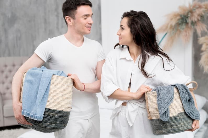 Laundry for Airbnb Hosts & Holiday Rentals: Best Practices for Spotless Stays