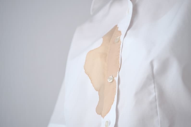 How to Get Stains Out of White Clothes - The Ultimate Guide